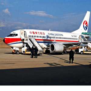丹东航空货运航空快运业稳步发展的原因是什么？